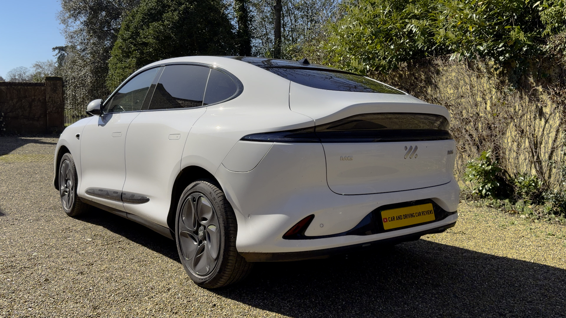MG MOTOR UK IM6 ELECTRIC ESTATE 300kW Long Range 100kWh 5dr Auto
